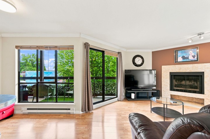 Photo 2 at 104 - 2181 Panorama Drive, Deep Cove, North Vancouver