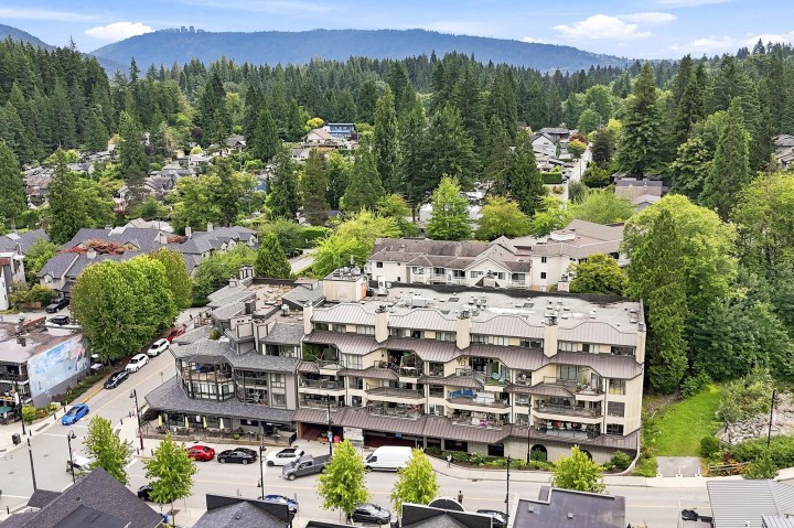 Photo 32 at 104 - 2181 Panorama Drive, Deep Cove, North Vancouver