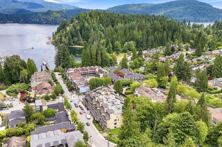 Photo 33 at 104 - 2181 Panorama Drive, Deep Cove, North Vancouver