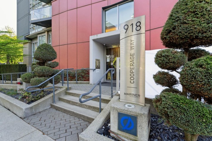 Photo 1 at 2201 - 918 Cooperage Way, Yaletown, Vancouver West