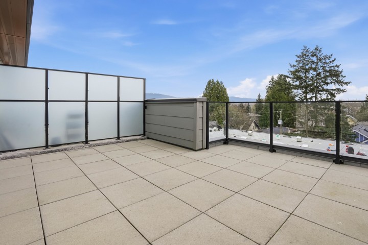 Photo 17 at 3960 Dumfries Street, Knight, Vancouver East