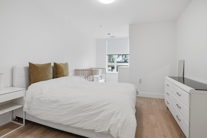 Photo 10 at 3960 Dumfries Street, Knight, Vancouver East