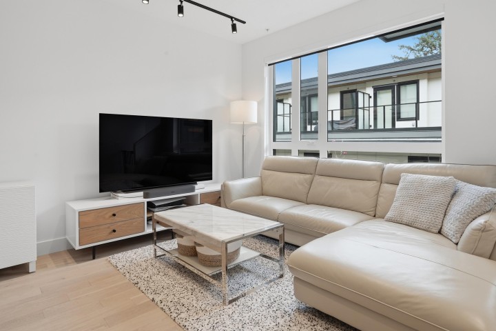 Photo 8 at 3960 Dumfries Street, Knight, Vancouver East