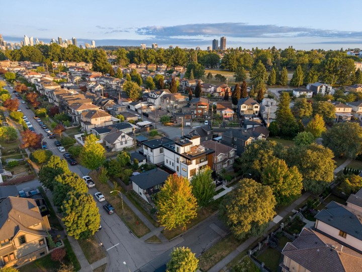 Photo 26 at 1 - 3428 Mons Drive, Renfrew Heights, Vancouver East