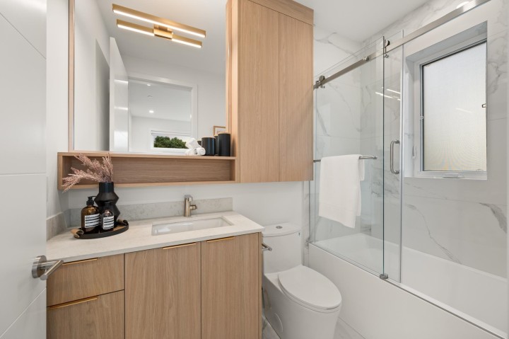 Photo 9 at 1 - 3428 Mons Drive, Renfrew Heights, Vancouver East