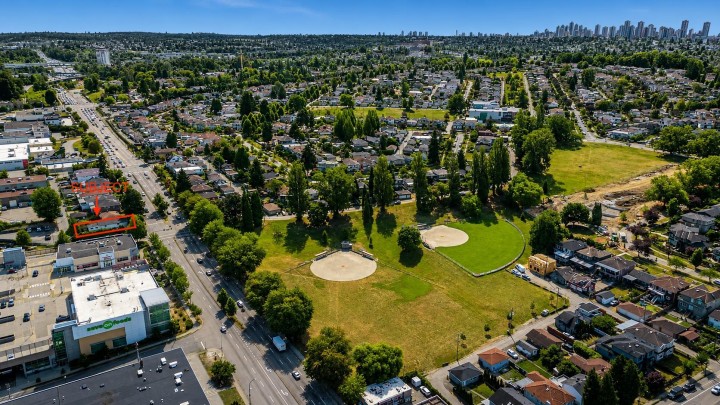 Photo 2 at 2898 Natal Street, Renfrew Heights, Vancouver East