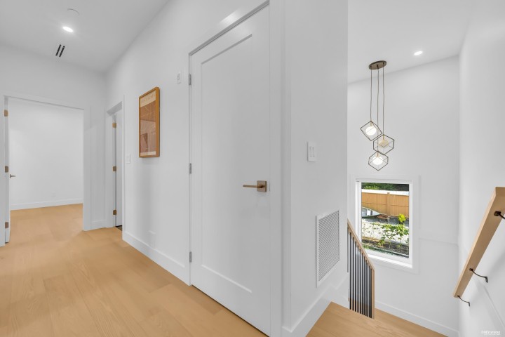 Photo 16 at 1 - 6388 Argyle Street, Killarney VE, Vancouver East