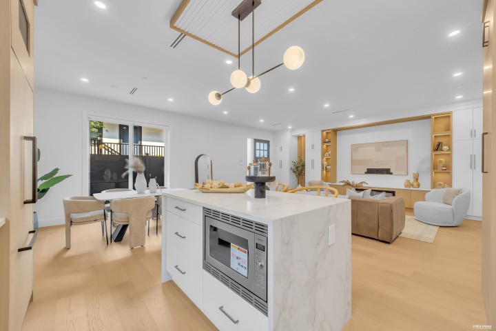 Photo 7 at 1 - 6388 Argyle Street, Killarney VE, Vancouver East