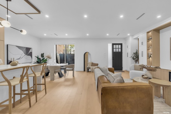 Photo 5 at 1 - 6388 Argyle Street, Killarney VE, Vancouver East