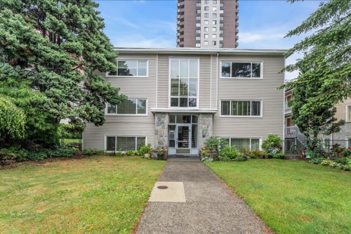 Photo 15 at 1 - 1420 Chesterfield Avenue, Central Lonsdale, North Vancouver