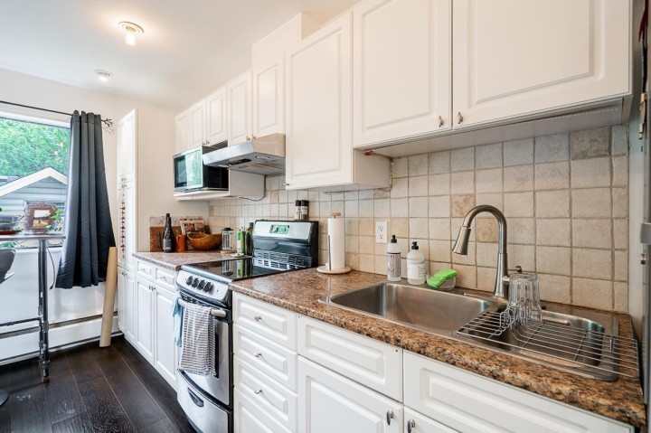 Photo 16 at 302 - 138 Templeton Drive, Hastings, Vancouver East