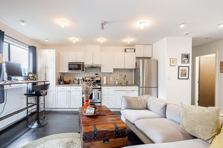 Photo 12 at 302 - 138 Templeton Drive, Hastings, Vancouver East
