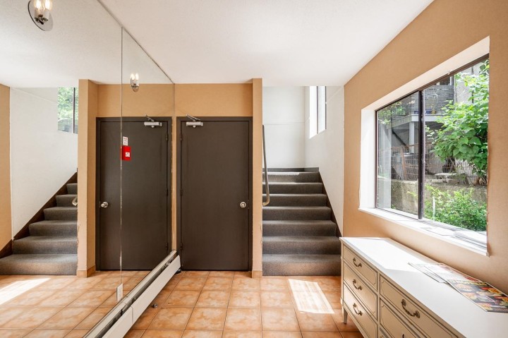 Photo 5 at 302 - 138 Templeton Drive, Hastings, Vancouver East