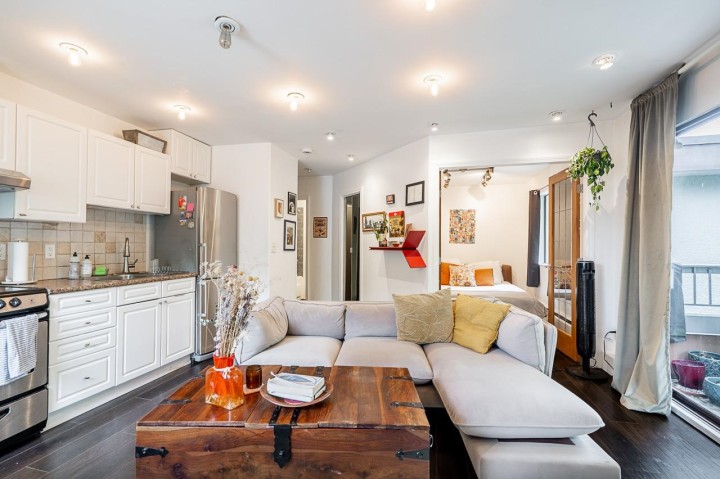 Photo 10 at 302 - 138 Templeton Drive, Hastings, Vancouver East
