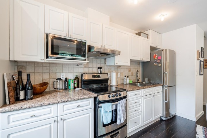Photo 14 at 302 - 138 Templeton Drive, Hastings, Vancouver East