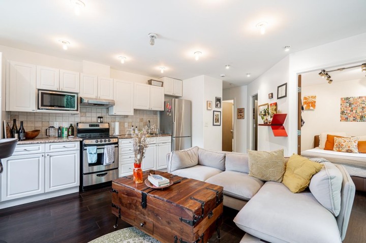 Photo 11 at 302 - 138 Templeton Drive, Hastings, Vancouver East