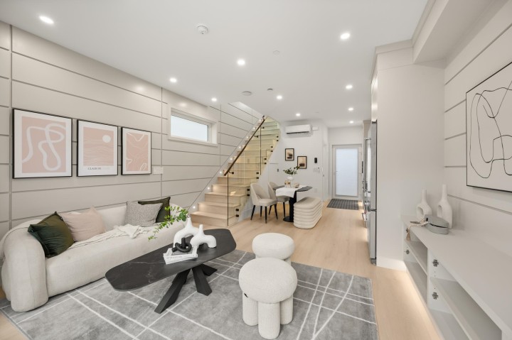 Photo 2 at 3430 Mons Drive, Renfrew Heights, Vancouver East