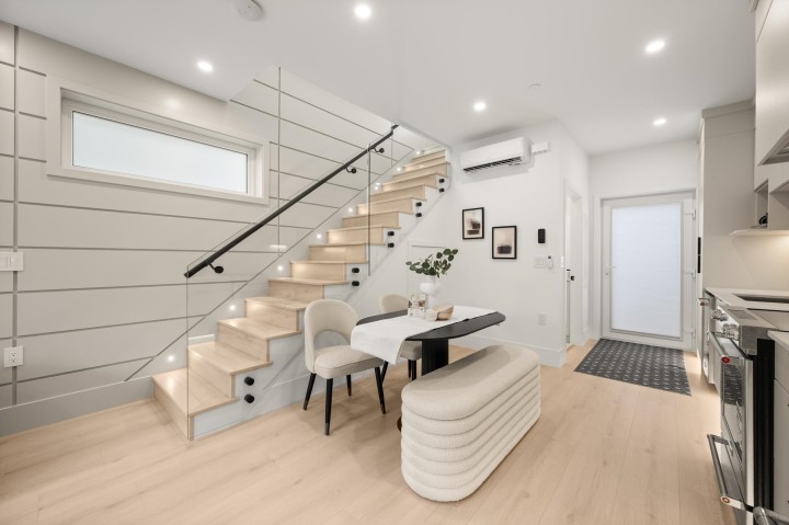 Photo 3 at 3430 Mons Drive, Renfrew Heights, Vancouver East