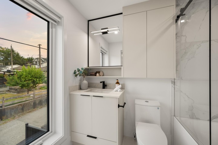 Photo 5 at 3430 Mons Drive, Renfrew Heights, Vancouver East
