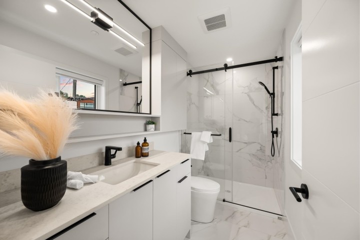 Photo 9 at 3430 Mons Drive, Renfrew Heights, Vancouver East