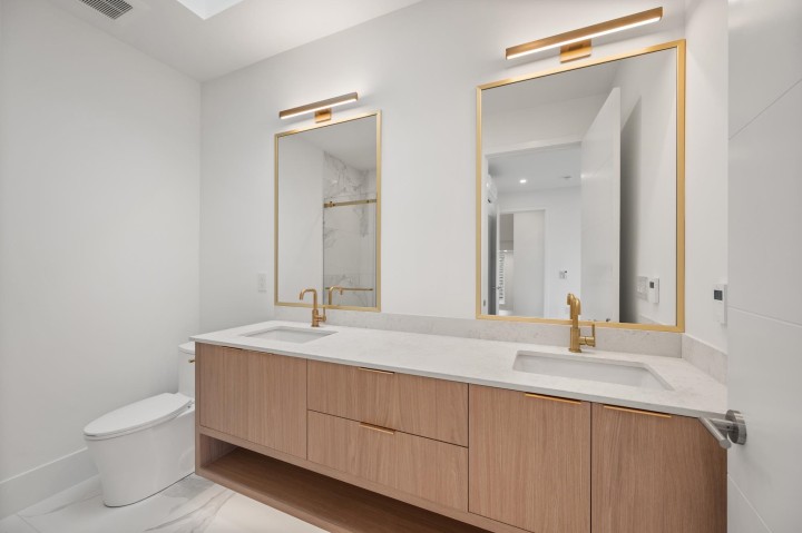 Photo 13 at 2 - 3428 Mons Drive, Renfrew Heights, Vancouver East