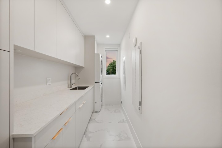 Photo 17 at 2 - 3428 Mons Drive, Renfrew Heights, Vancouver East