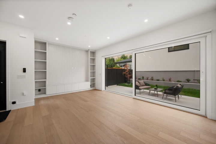 Photo 3 at 2 - 3428 Mons Drive, Renfrew Heights, Vancouver East