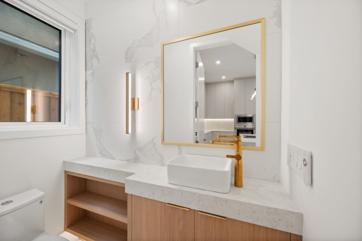 Photo 9 at 2 - 3428 Mons Drive, Renfrew Heights, Vancouver East