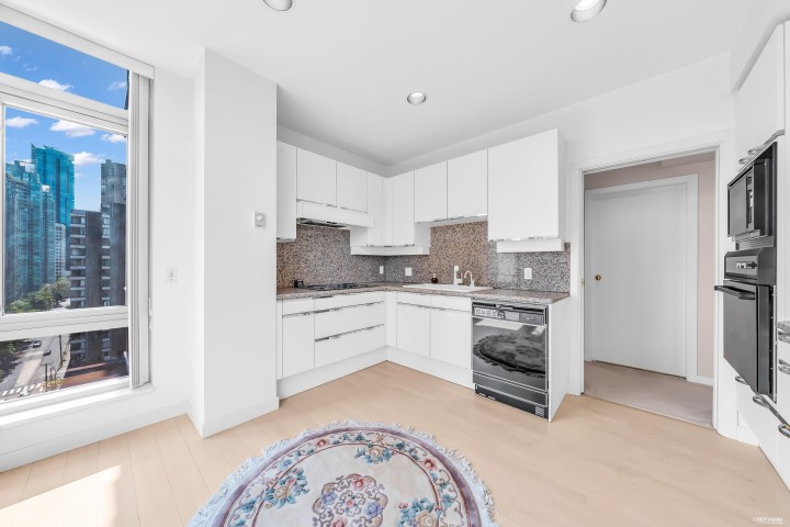 Photo 10 at 12A - 1500 Alberni Street, West End VW, Vancouver West
