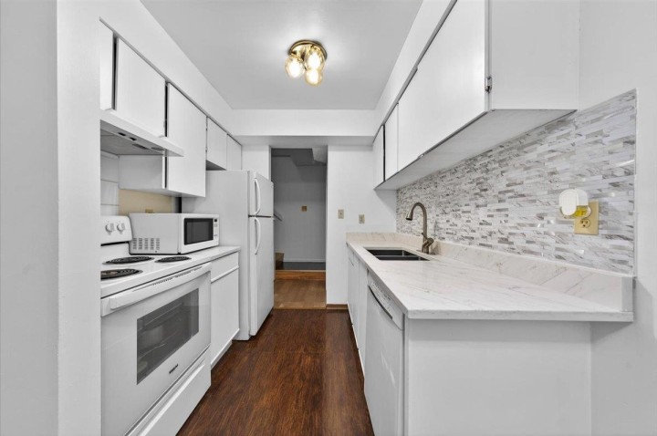 Photo 8 at 3438 Copeland Avenue, Champlain Heights, Vancouver East