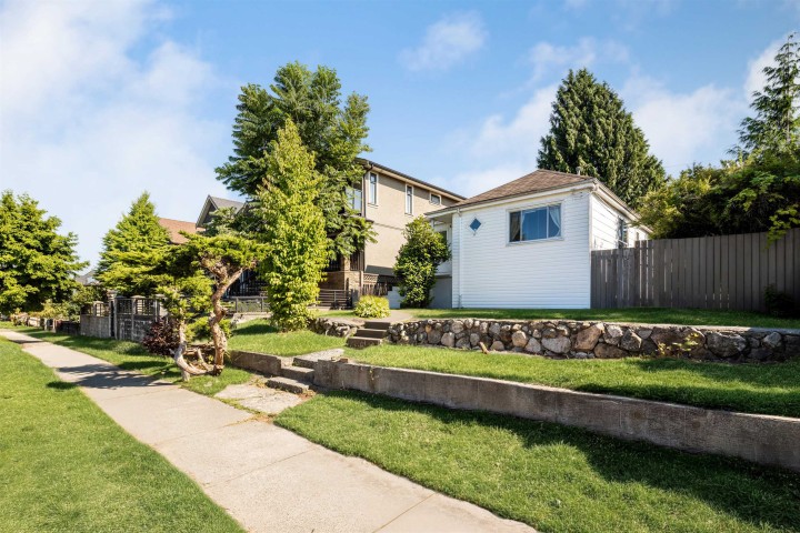 Photo 2 at 3378 E 26th Avenue, Renfrew Heights, Vancouver East