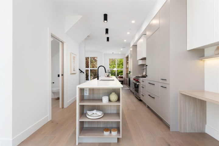 Photo 5 at 1495 W 52nd Avenue, South Granville, Vancouver West
