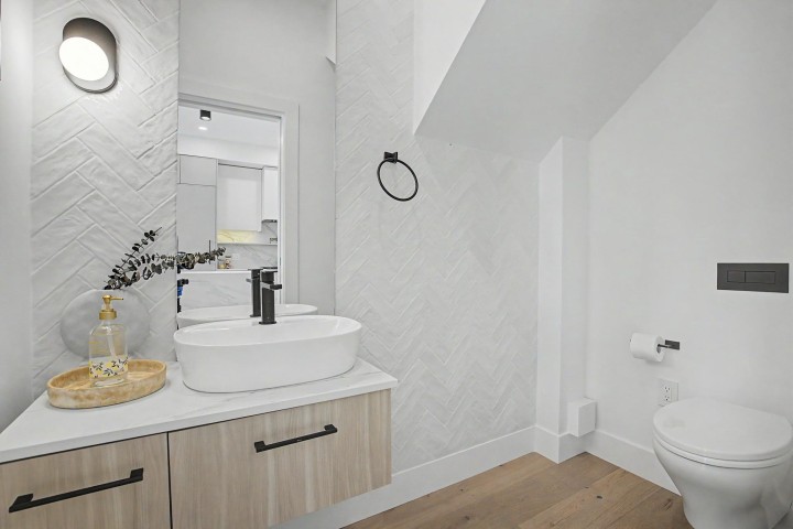 Photo 12 at 1483 W 52nd Avenue, South Granville, Vancouver West