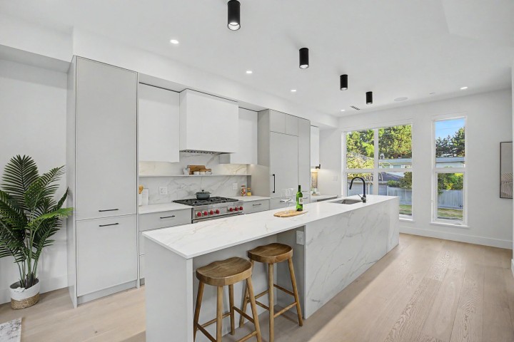 Photo 4 at 1483 W 52nd Avenue, South Granville, Vancouver West