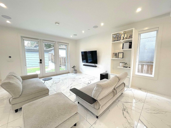 Photo 9 at 1633 Se Marine Drive, Fraserview VE, Vancouver East