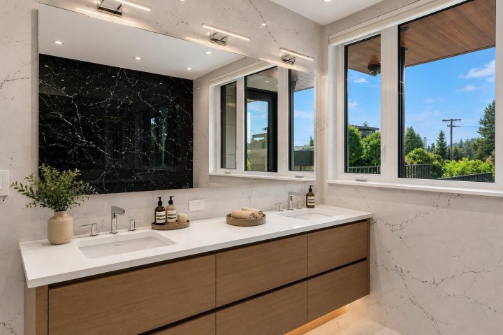 Photo 22 at 1202 Duchess Avenue, Ambleside, West Vancouver