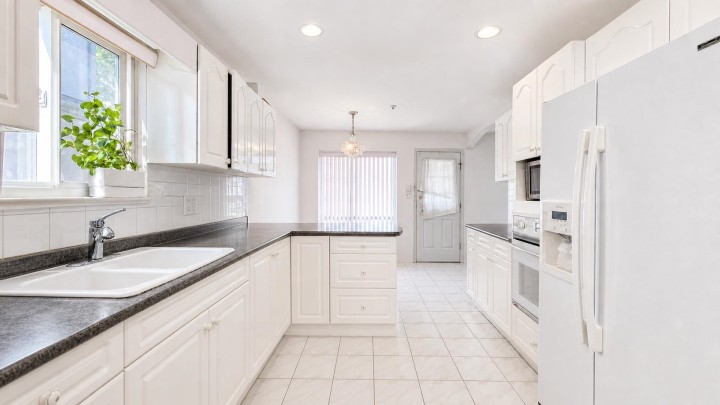 Photo 5 at 3211 Queens Avenue, Collingwood VE, Vancouver East