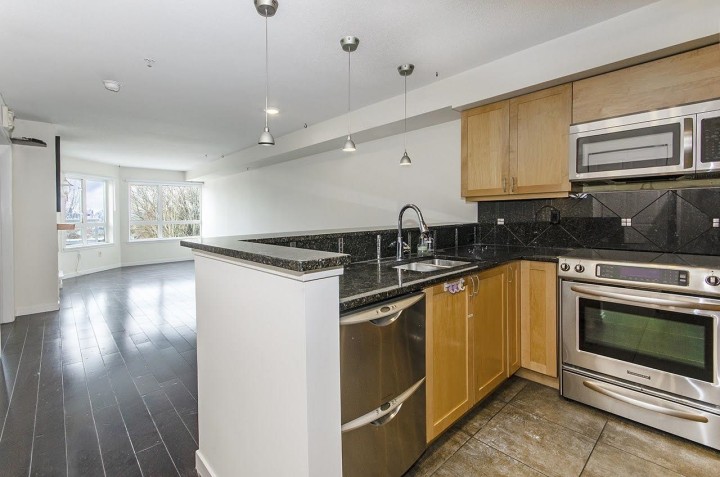 Photo 8 at 308 - 1707 Charles Street, Grandview Woodland, Vancouver East