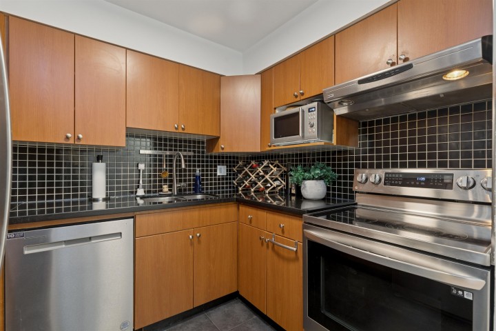 Photo 12 at 102 - 1689 E 4th Avenue, Grandview Woodland, Vancouver East