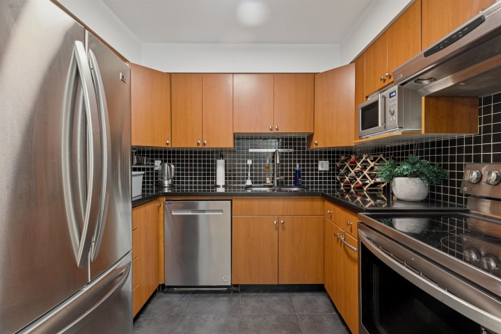 Photo 10 at 102 - 1689 E 4th Avenue, Grandview Woodland, Vancouver East