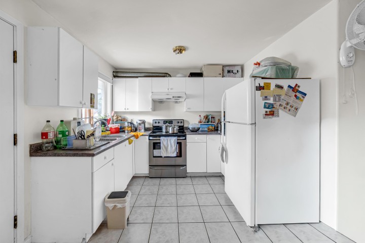 Photo 23 at 331 E 61st Avenue, South Vancouver, Vancouver East