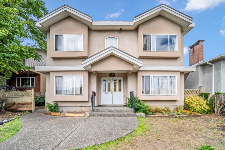 Photo 2 at 331 E 61st Avenue, South Vancouver, Vancouver East