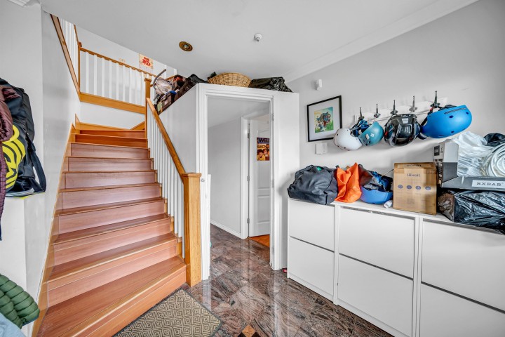 Photo 5 at 331 E 61st Avenue, South Vancouver, Vancouver East