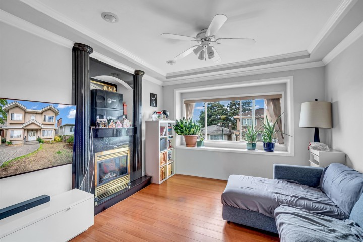 Photo 9 at 331 E 61st Avenue, South Vancouver, Vancouver East