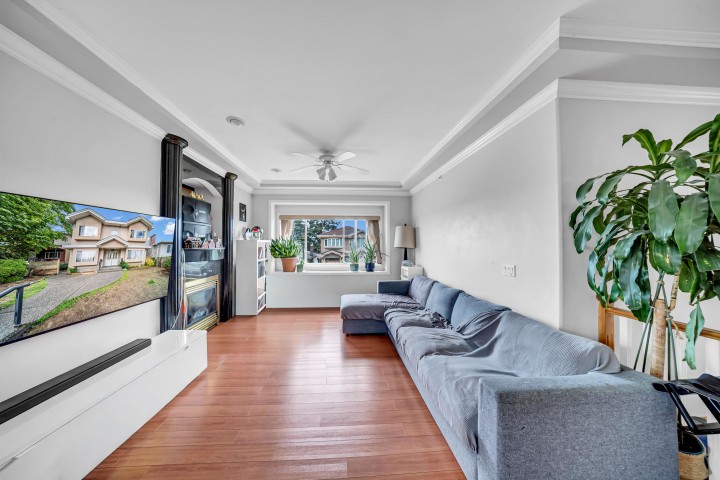 Photo 8 at 331 E 61st Avenue, South Vancouver, Vancouver East