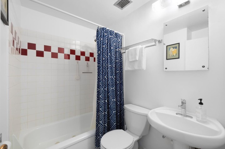 Photo 9 at 204 - 1565 Burnaby Street, West End VW, Vancouver West