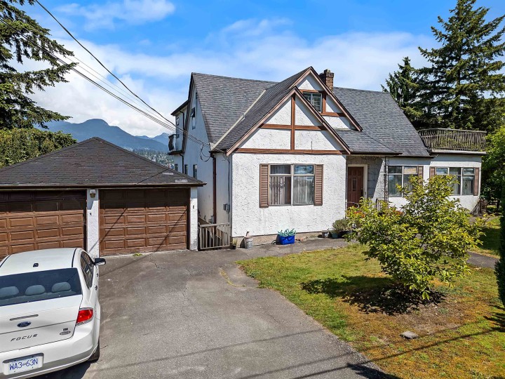 Photo 2 at 2587 Yale Street, Hastings Sunrise, Vancouver East