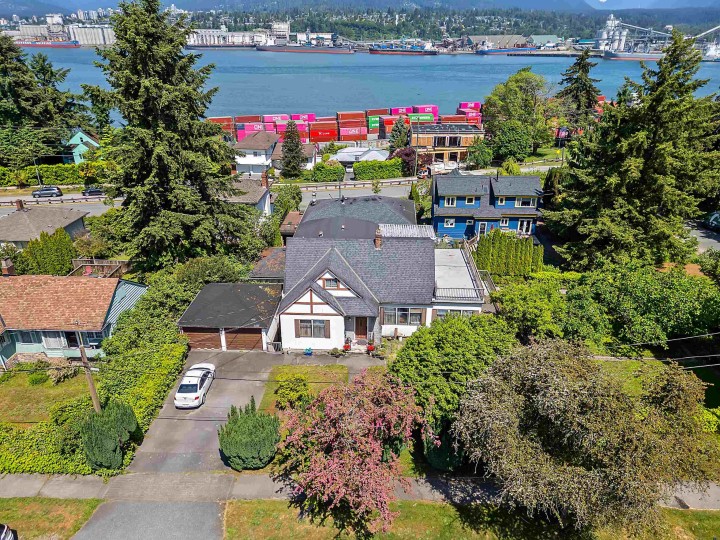 Photo 7 at 2587 Yale Street, Hastings Sunrise, Vancouver East