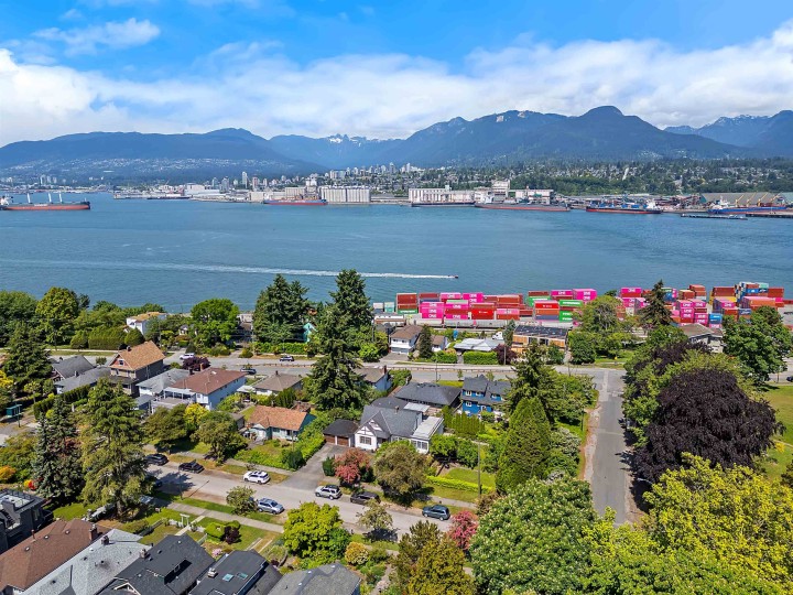 Photo 14 at 2587 Yale Street, Hastings Sunrise, Vancouver East