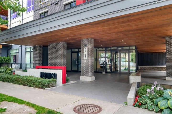 Photo 2 at 302 - 3581 Ross Drive, University VW, Vancouver West